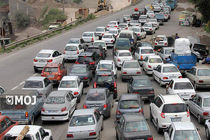 بزرگراه‌های تهران زیر بار ترافیک سنگین است