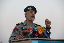  امیر دریادار سیاری از قرارگاه پشتیبانی ستاد ارتش بازدید کرد