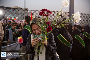 پیکرهای ۹ شهید مدافع حرم در تهران تشییع شد