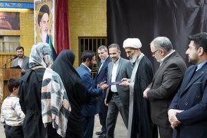 معاون قوه قضاییه از سه خانواده کرمانشاهی که از حق قصاص گذشتند، تجلیل کرد