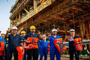 افزایش سقف حقوق کارکنان مناطق عملیاتی صنعت نفت تصویب شد