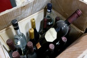 محموله بزرگ مشروبات الکلی خارجی در جاسک کشف شد