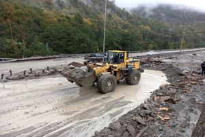 تلاش برای بازگشایی جاده چالوس ادامه دارد