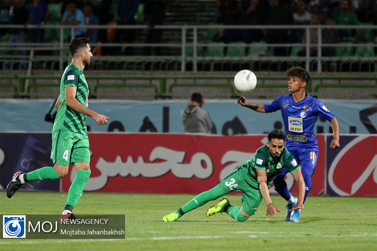 دیدار تیم های فوتبال ذوب آهن و استقلال تهران - ۴ مهر ۱۳۹۸