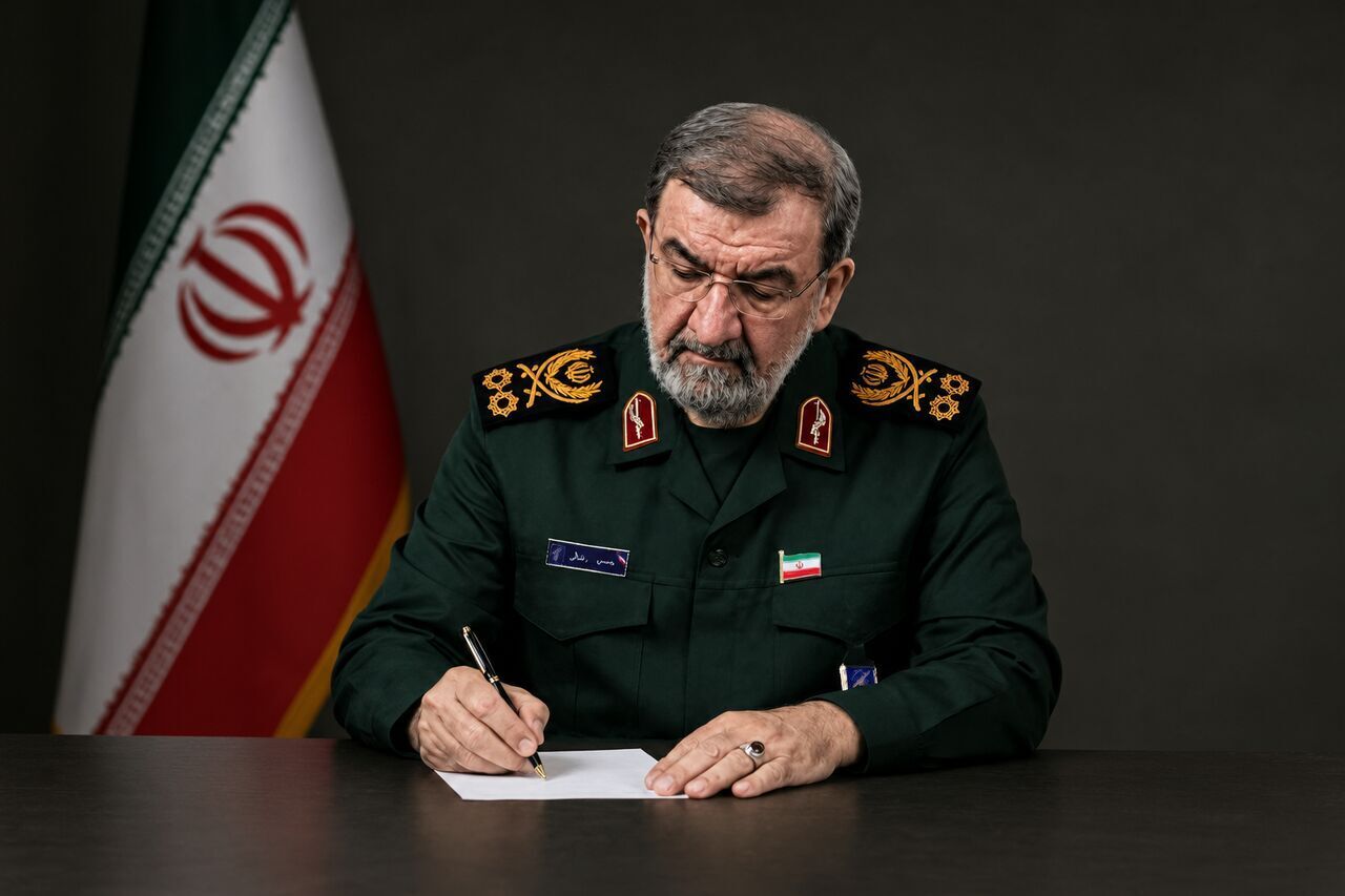محسن رضایی درگذشت پدر امیر سپهبد شهید موسوی را تسلیت گفت
