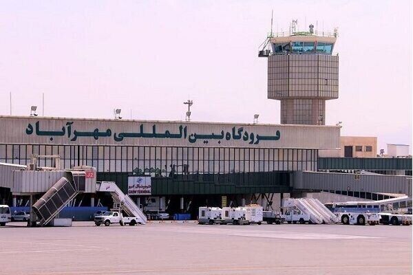 یک فروند هواپیما هنگام فرود در فرودگاه مهرآباد از باند خارج شد