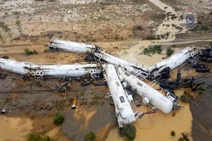 قطار حامل سوخت در کانادا واژگون شد