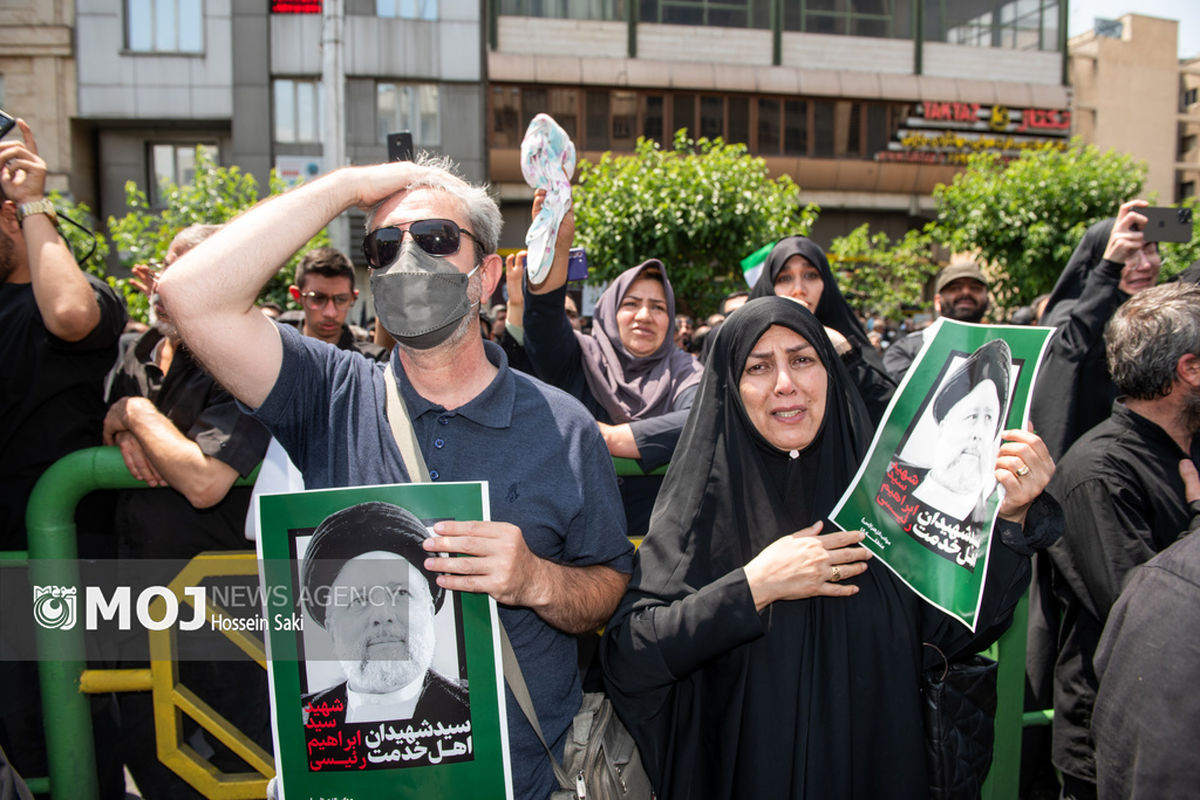 مراسم تشییع پیکر رئیس جمهور و همراهان شهیدش در تهران