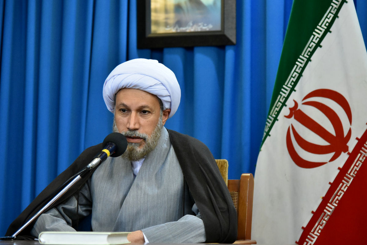 نماینده ولی فقیه در فارس در همایش طلایه داران تبلیغ