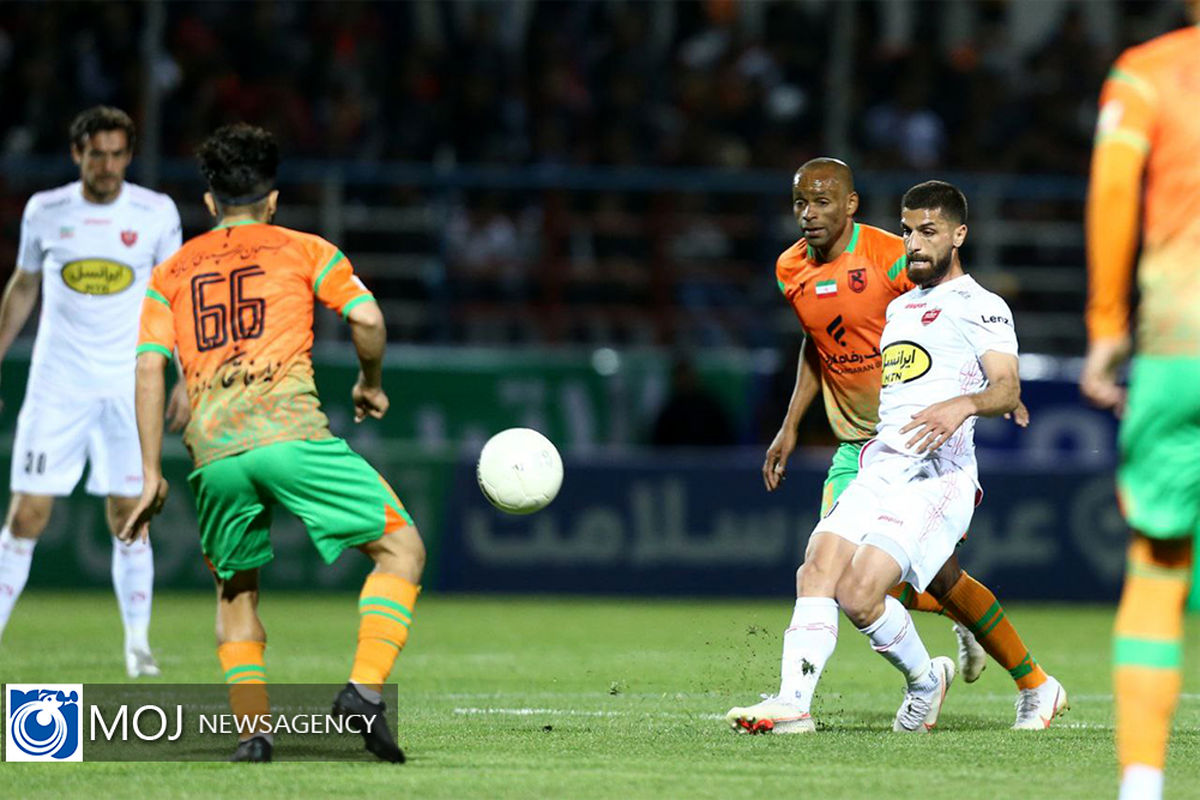 دیدار تیم های فوتبال مس رفسنجان و پرسپولیس