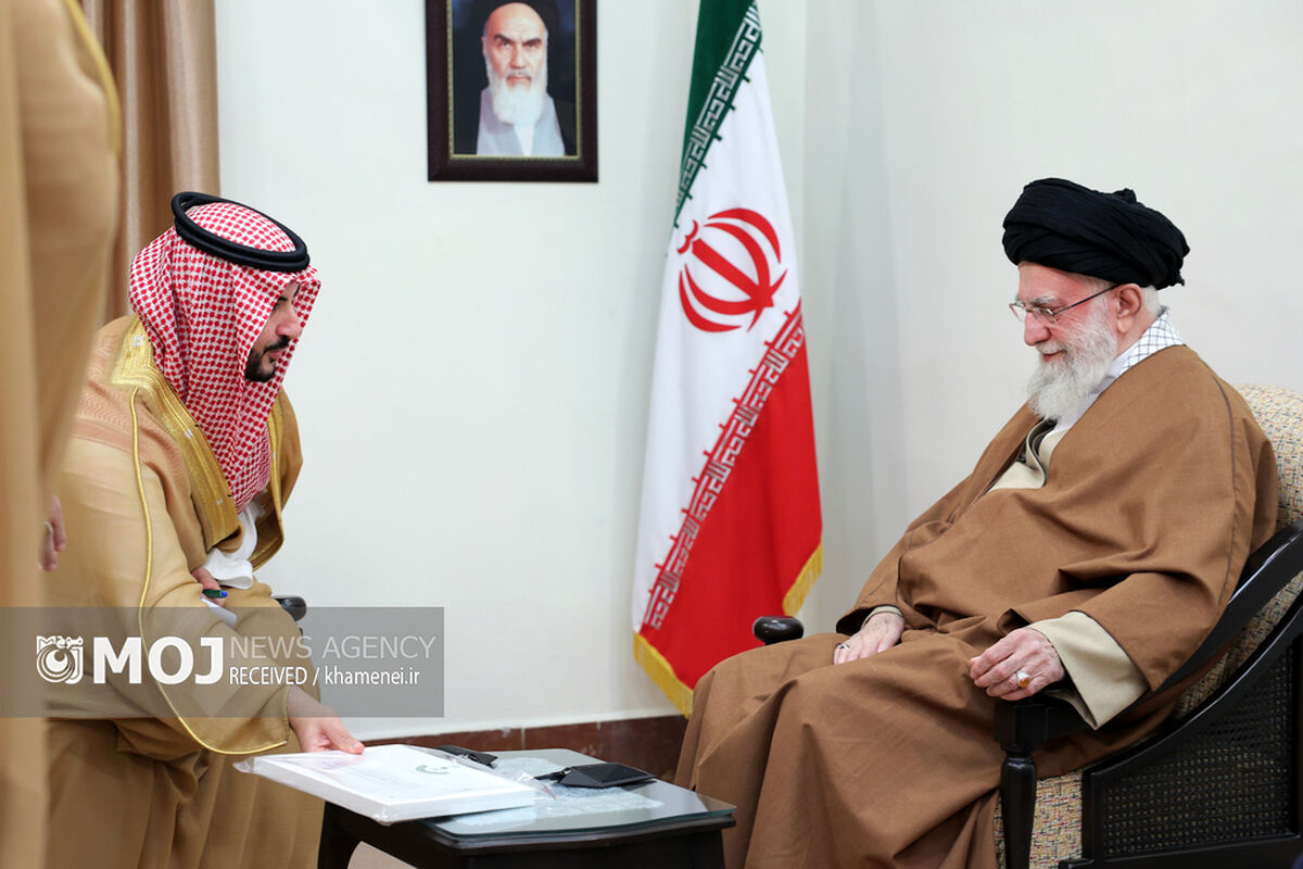 تقدیم پیام پادشاه عربستان به رهبر انقلاب اسلامی