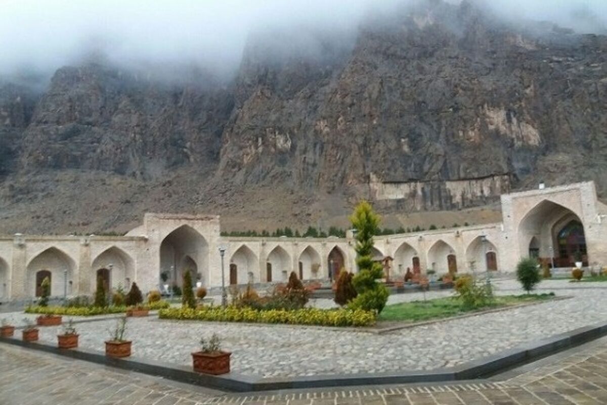 هتل لاله کاروانسرای بیستون