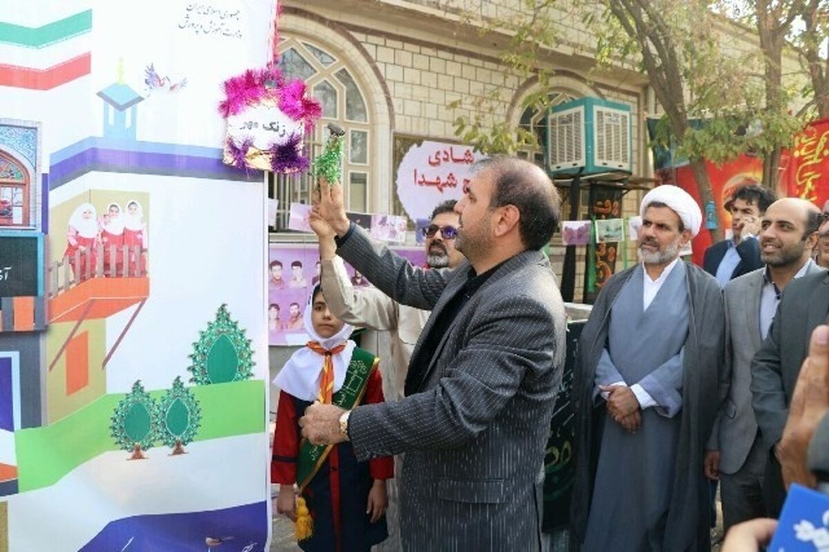 زنگ شکوفه ها در لرستان