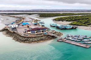 احداث ۸ فروند اسکله گردشگری در قشم و بندر سیریک 