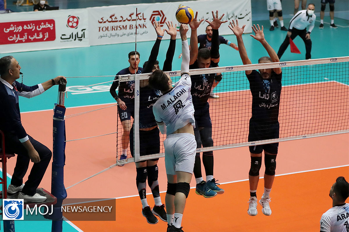 دیدار تیم های والیبال پیکان و شهرداری گنبد