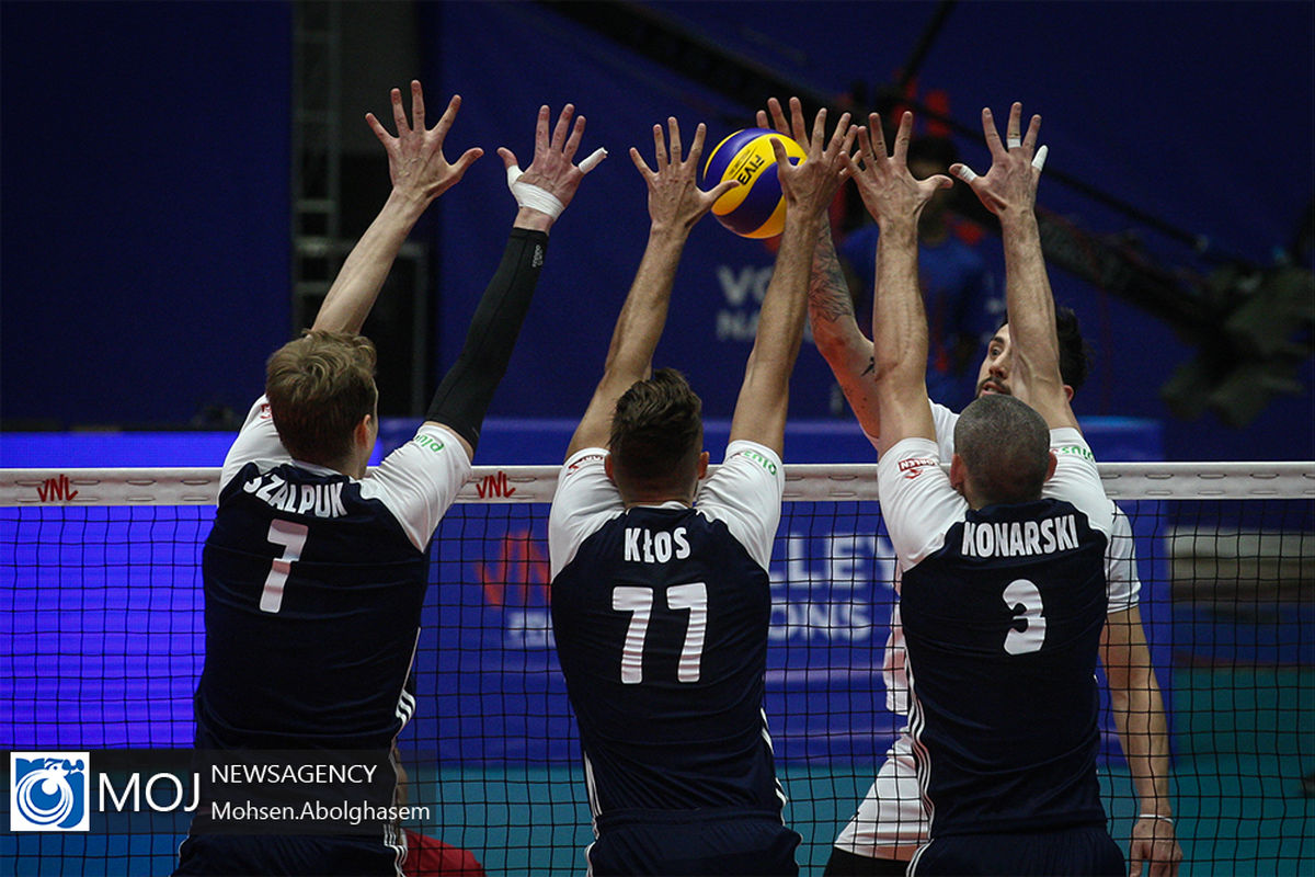 دیدار تیم های ملی والیبال کانادا و لهستان