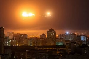 ۹ کشته و بیش از ۷۰ زخمی در تازه‌ترین حمله هوایی روسیه به پایتخت اوکراین بر جای ماند