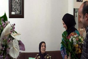 عیادت تیم «هزار داستان» از صدیقه کیانفر