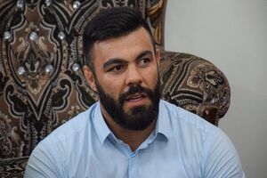امیر علی اکبری امشب مهمان برنامه خندوانه می شود