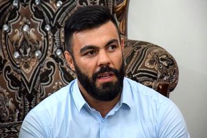 امیر علی اکبری امشب مهمان برنامه خندوانه می شود