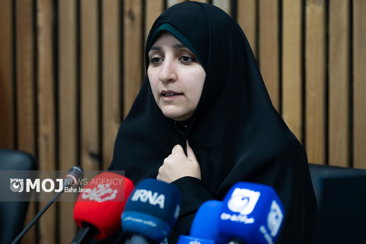 تجلیل از زنان پای کار ایران