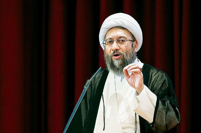 نیروی انتظامی باید مانند همیشه مردم را از خود بدانند