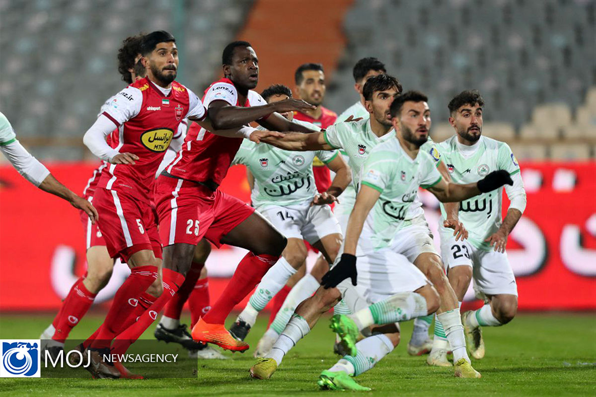 دیدار تیم های فوتبال پرسپولیس و ذوب آهن