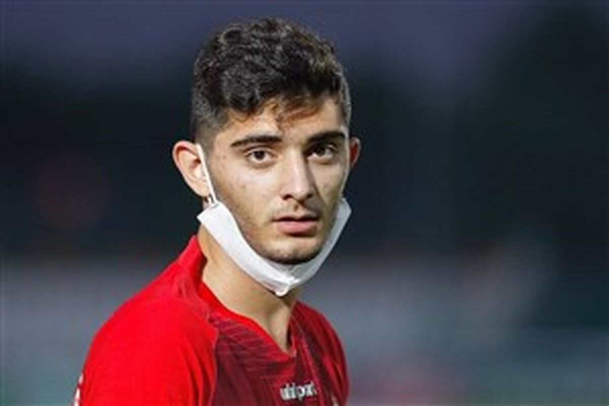 آریا برزگر 