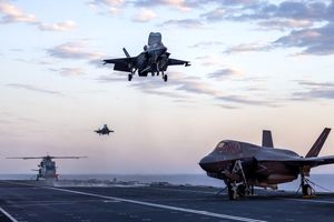 عربستان سعودی برای خرید جنگنده اف-۳۵ با آمریکا رایزنی می‌کند