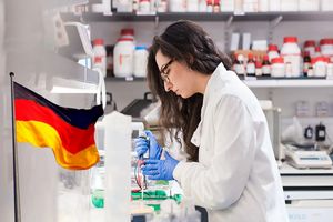 شرایط تحصیل دکتری در آلمان چگونه است؟ مزایای تحصیل دکتری در آلمان