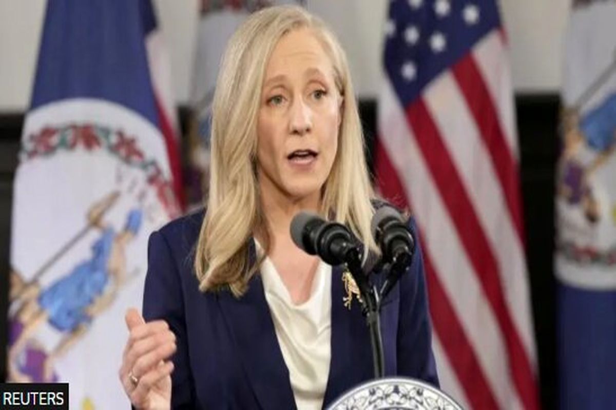 «ابیگیل اسپنبرگر» فرماندار دموکرات ویرجینیا