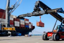 افزایش تعرفه های خدمات بندری و دریایی متوقف شد