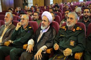 نقش خبرنگاران در آگاهی‌بخشی و افشای «دسیسه‌های دشمنان» بی‌بدیل است