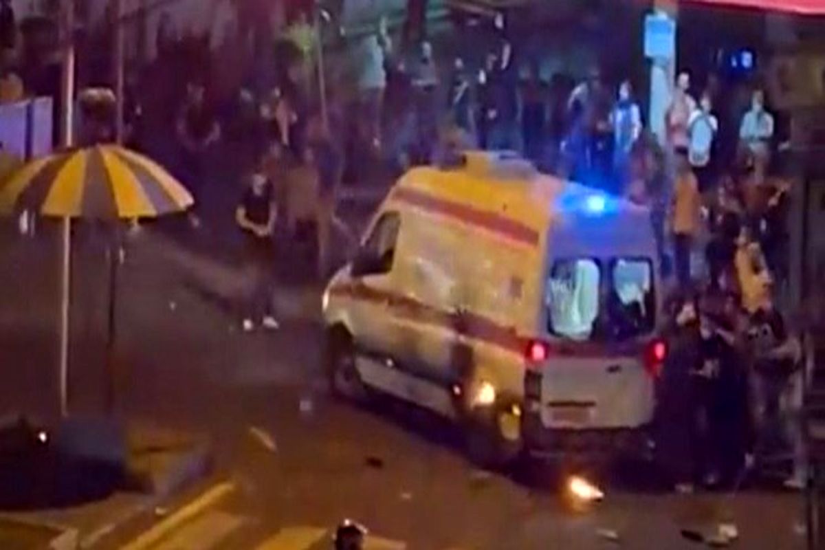 آتش زدن آمبولانس