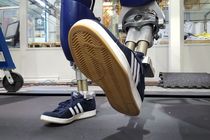 تصویر متحرک رباتی که مثل انسان راه می‌رود