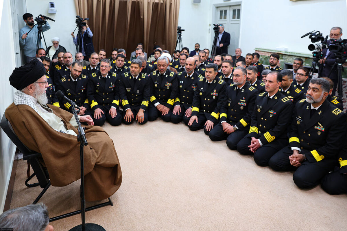 رهبر انقلاب