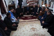 وزیر صمت با خانواده فوت شدگان معدن ذغال مهمان‌دویه دیدار کرد