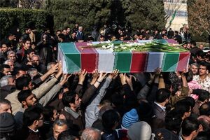 تشییع ۱۰ شهید دوران دفاع مقدس در اصفهان 