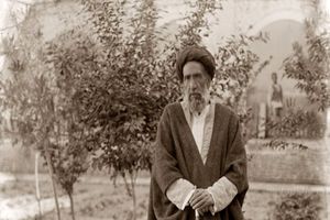 مرحوم مدرس با جمهوریت قلابی رضا خان مخالفت کرد