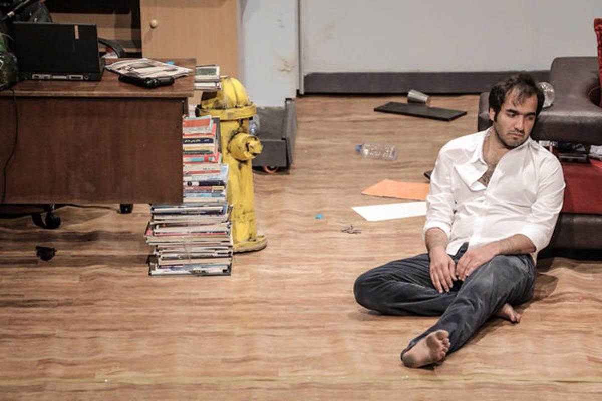 نمایش شرقی غمگین