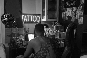 افزایش سالن های غیرقانونی تتو در کوچه پس کوچه های شهر تهران