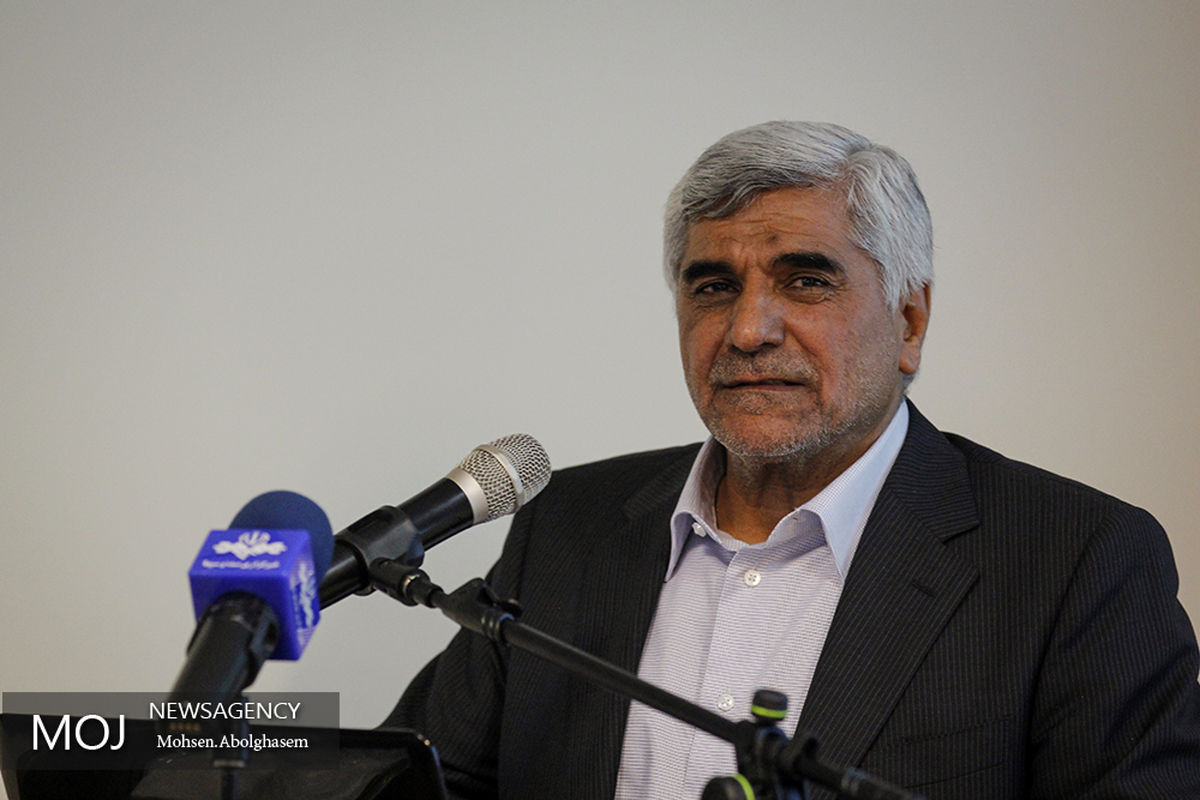 فرهادی،وزیر علوم، تحقیقات و فناوری