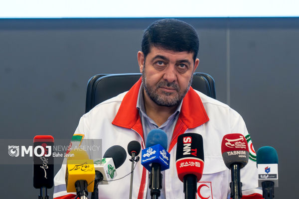 داوطلبان جمعیت هلال‌احمر نماد انسانیت هستند