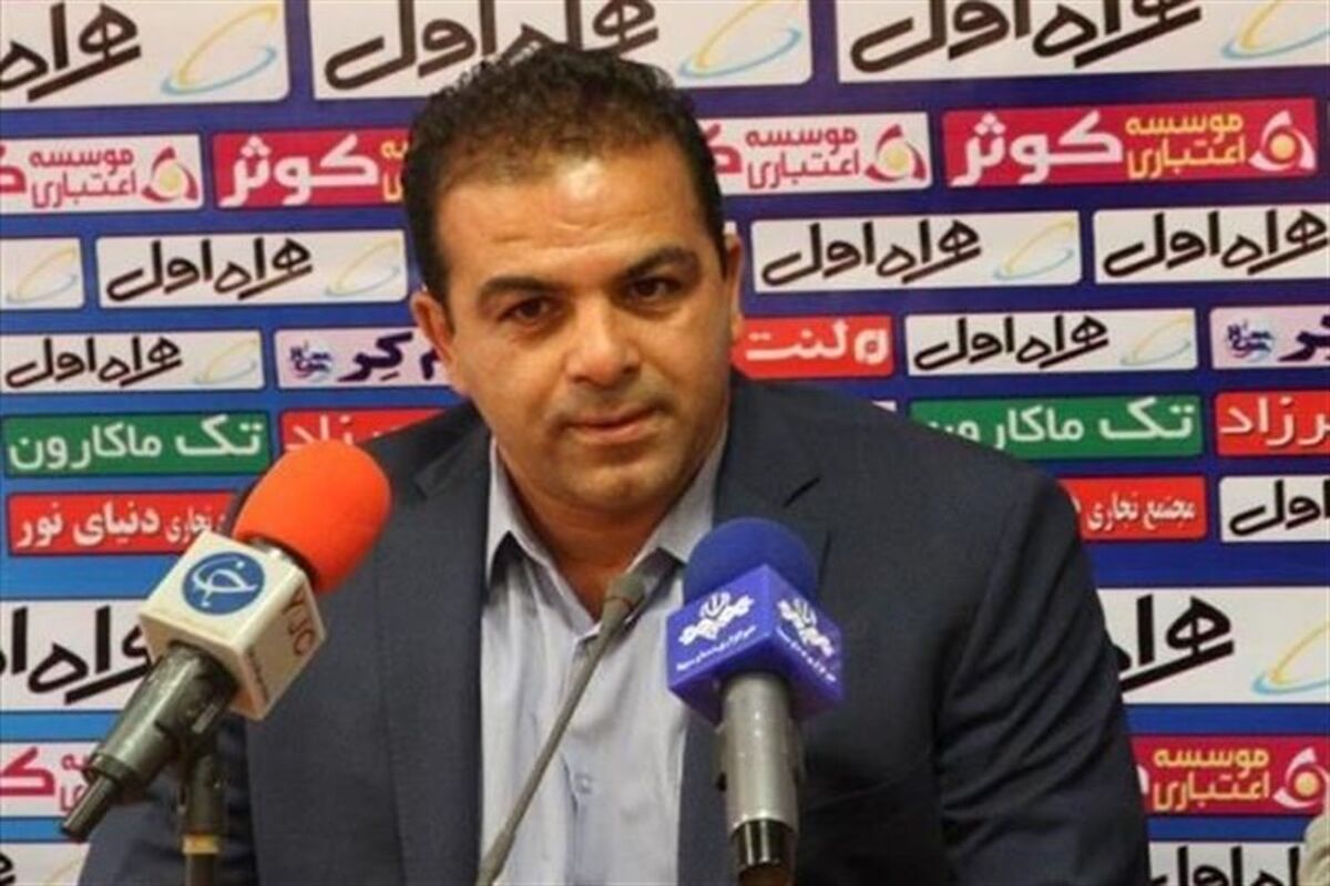 سرمربی تیم مشکی پوشان