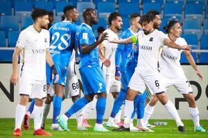 الهلال مقابل سپاهان دروازه‌بان ندارند!