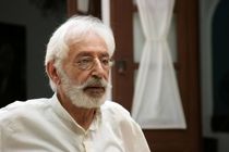 حال جمشید مشایخی خوب است/مردم به شایعات توجه نکنند