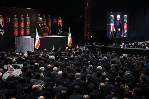 عزاداری شب تاسوعا در جوار قتلگاه رهبر شهید انقلاب با هزاران نفر برگزار شد