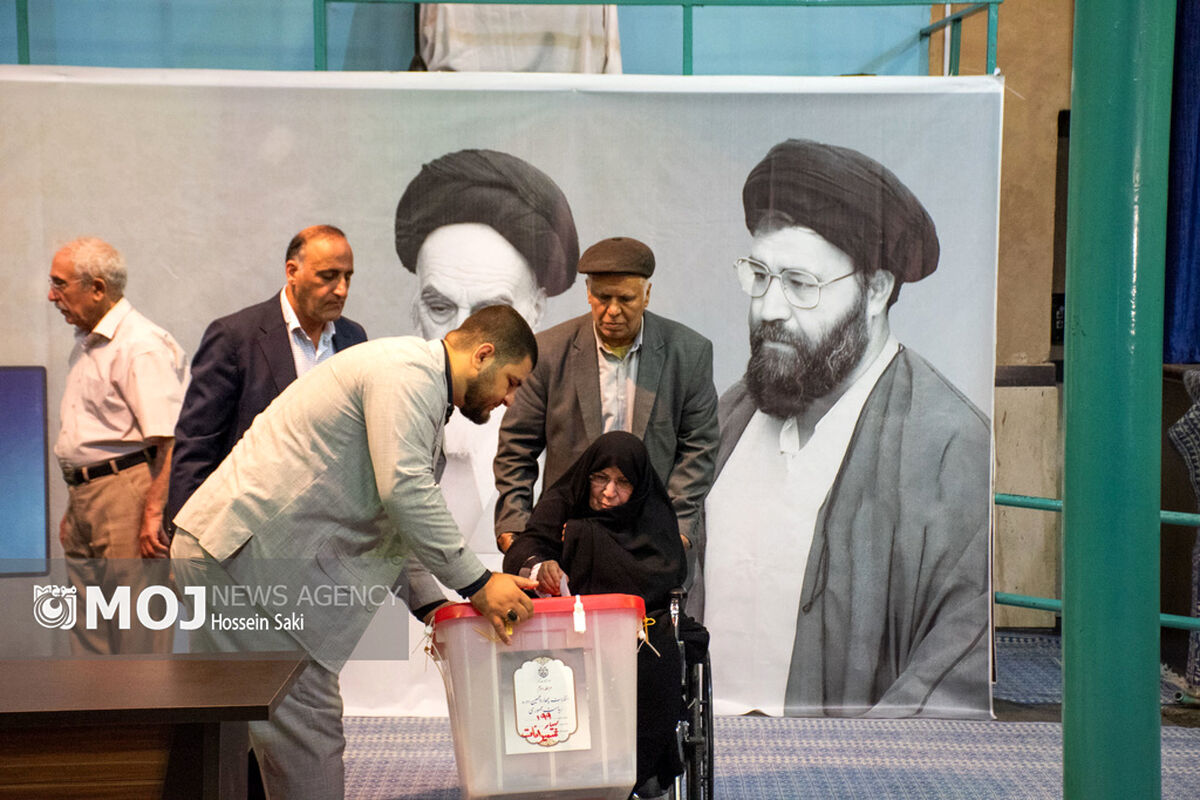 انتخابات چهاردهمین دوره ریاست جمهوری در حسینیه جماران