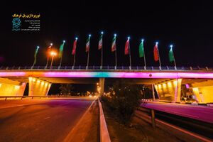 تلاش خادمان سازمان زیباسازی شهرداری برای آرایش شهر قم در بهار