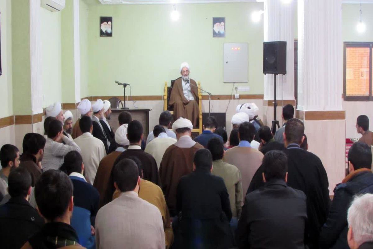 آیت الله فلاحتی در بازدید از حوزه علمیه اهل بیت(ع) آستانه اشرفیه